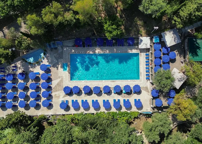 Beach hotel: Hostel & Glamping Santa Fortunata