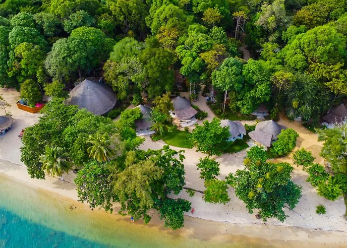  Tropical Beach Resort