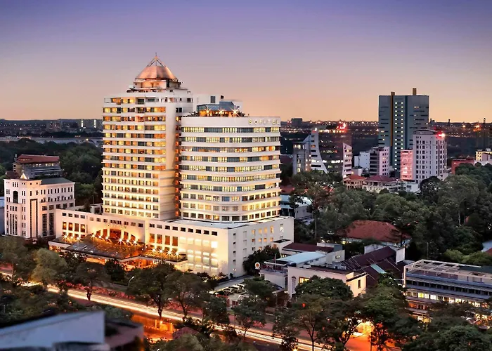 Beach hotel: Sofitel Saigon Plaza