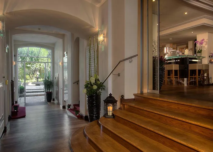  Maximilian Munich Apartments &