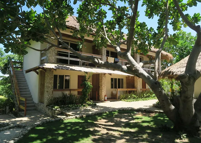 Romantic hotel: Tepanee Beach Resort