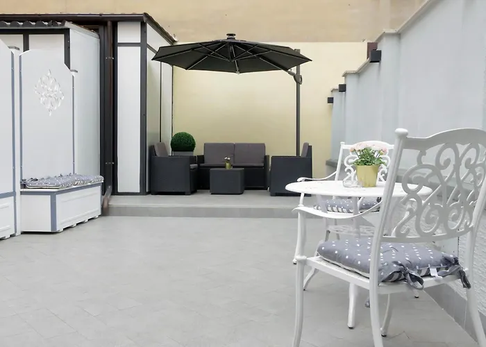 Roman Holiday Suites