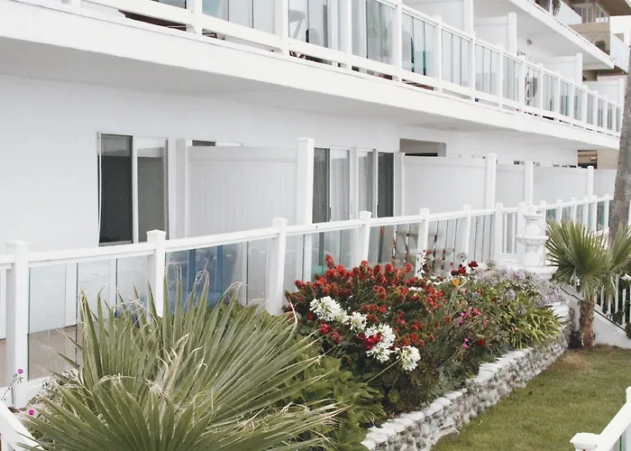 Family Hotel: Capri Laguna On The Beach - A Boutique Hotel