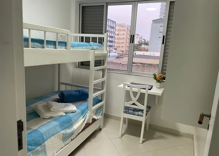 Apartamento: Apartamento Maré Mansa a 30 metros da praia Mansa em Caiobá com Wifi