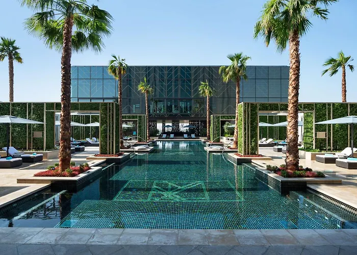 Luxury hotel only: Waldorf Astoria Kuwait