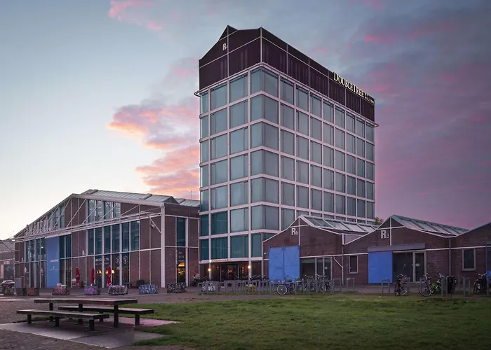 Doubletree By Hilton - Ndsm Wharf