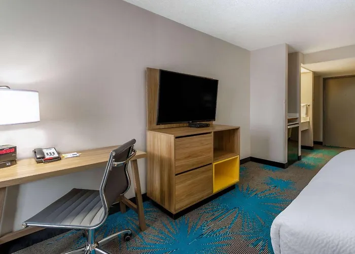 Days Inn & Suites By Wyndham Denver International Airport