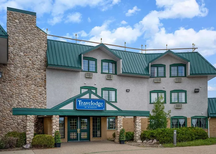 Travelodge By Wyndham Lacombe