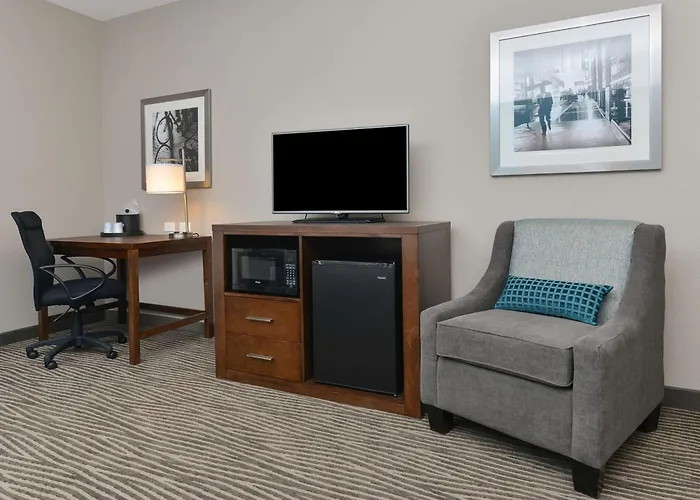 Hampton Inn & Suites Des Moines Downtown