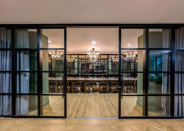 Boutique hotels Fort Des Moines, Curio Collection By Hilton