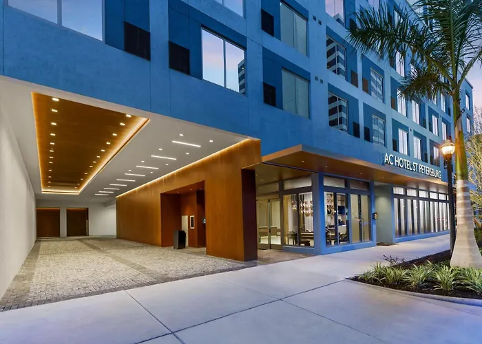 Central hotel: Ac Hotel St Petersburg Downtown