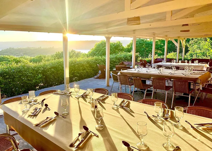 Hotel pres du College: Les Bastides De Chanteraine Bungalows, Lodges & Spa
