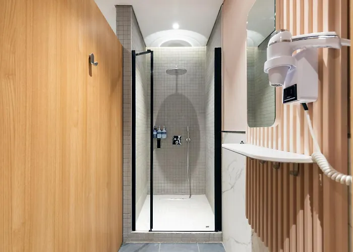 Yotelair Airport, Duty Free - International Transit Area
