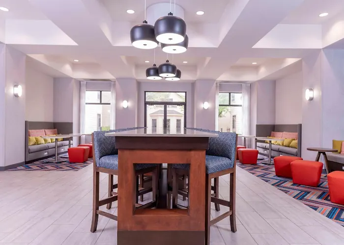 Cheap hotels Hampton Inn & Suites St. Louis-Chesterfield