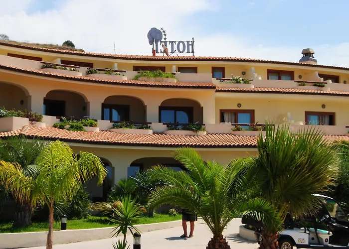 Hotel con piscina: Hotel Scoglio Del Leone