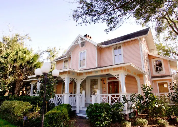 Luxury hotel only: Sweetwater Branch Inn