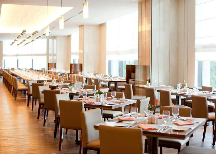 Hotel with pool: Hotel Nikko Saigon