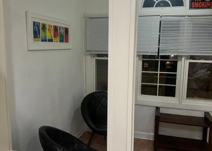 B&B only: Hollywood Rentals Llc