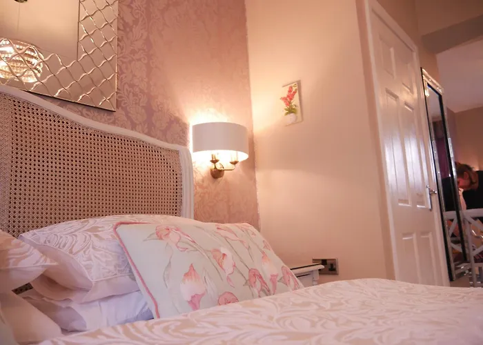 Guest house: Bowness Bay Suites (Adults Only)