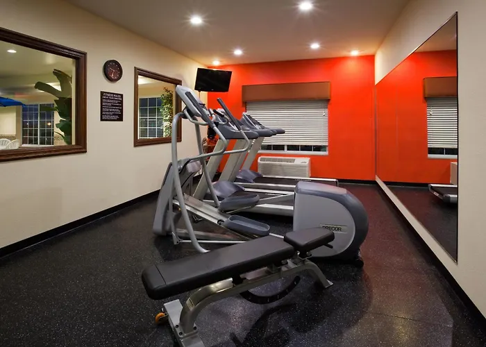 Cheap hotels Country Inn & Suites By Radisson, Minot, Nd