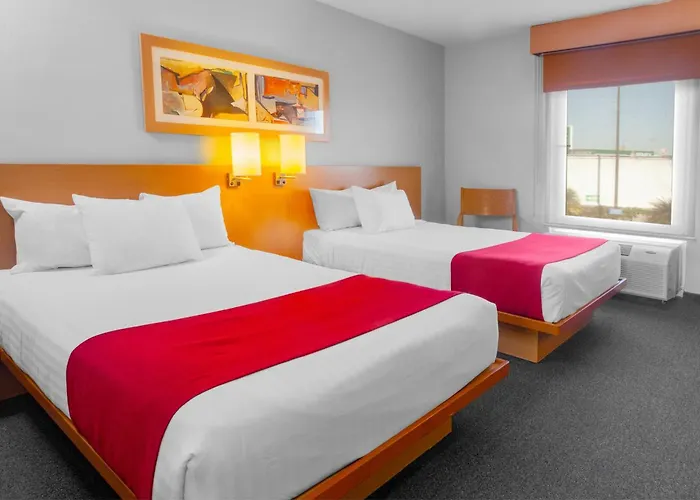 Hotel near College: City Express By Marriott Celaya Parque