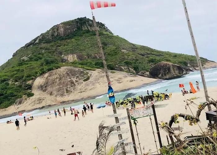 Hotel de praia: lindo apartamento no recreio bem pertinho da praia