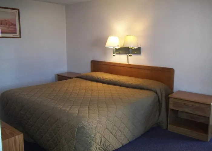 National 9 Inn Sand Canyon