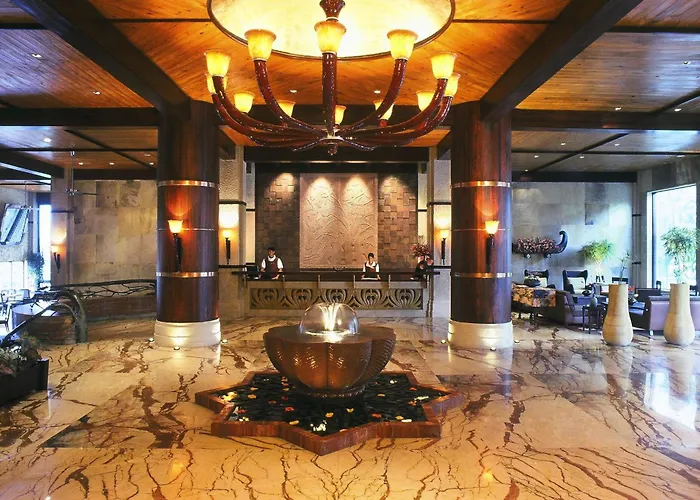 Family Hotel: Fariyas Resort Lonavala