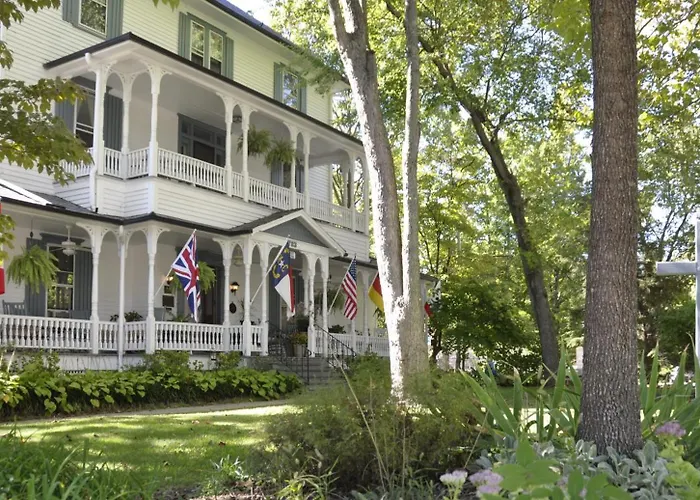 Family Hotel: 1898 Waverly Inn