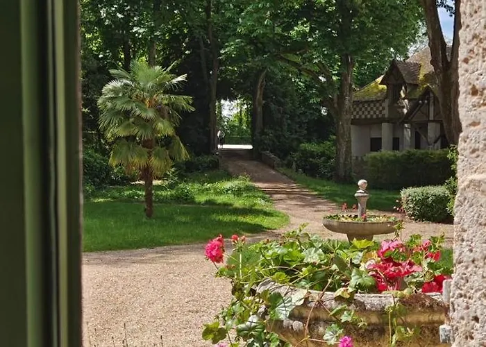 Chateau De La Grand'Maison