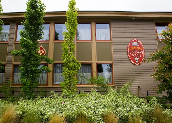 3 star hotels Mcmenamins Kennedy School