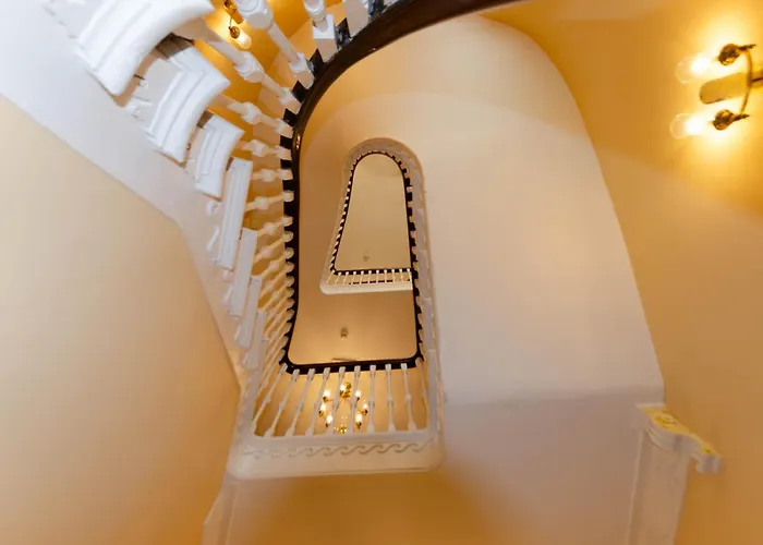 Family Hotel: Opul Boutique At Admiral House