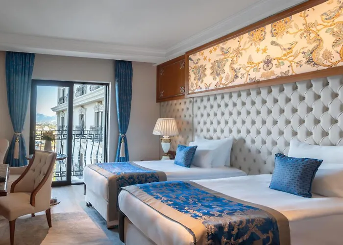 Luxury hotel only: Lords Palace Hotel Spa Casino