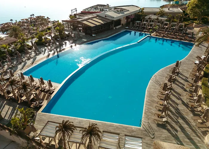 Luxury hotel only: Lords Palace Hotel Spa Casino
