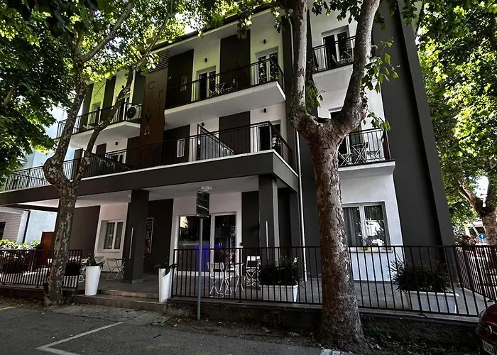  Apartments Crisvan