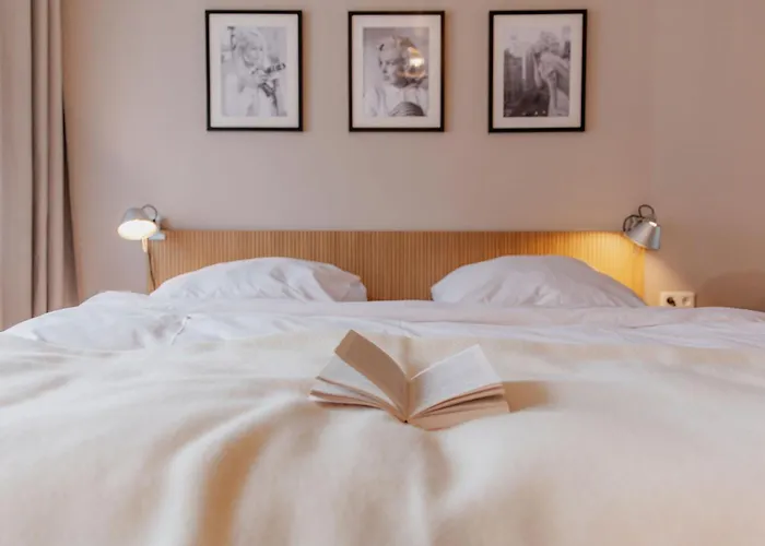 Cheap hotel: Hotel Lux