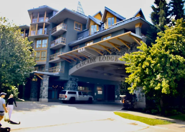 Available January 11 Cascade Lodge Suite, 2 Hot Tubs, Year Round Heated Pool, Gym, Sauna, Change Rooms & Showers, Wifi, Cable Tv, Ski & Snowboard Valet Service, Boot & Glove Dryer