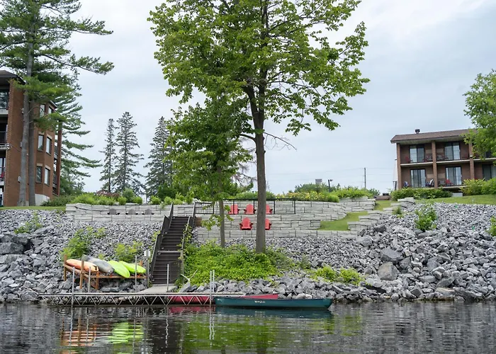 Romantic hotel: Ramada By Wyndham Ottawa On The Rideau