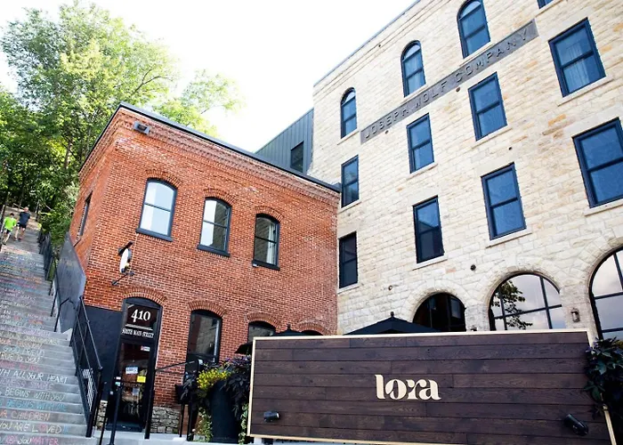 Hotel suites Lora