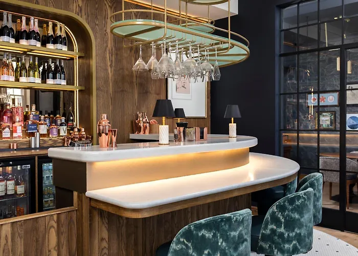 Cheap hotel: The White Horses By Everly Hotels Collection