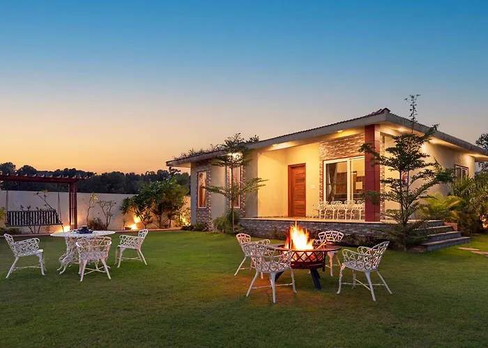 Inaayat By Stayvista - Luxe Retreat With Pool & Garden