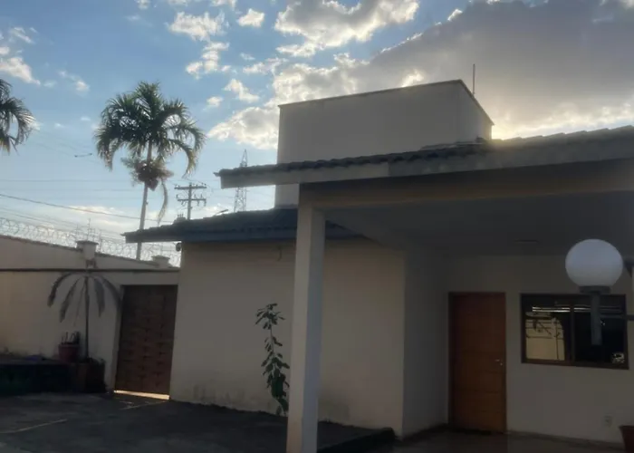 Casa em condomínio fechado-8 minutos do shop.Flamboyant
