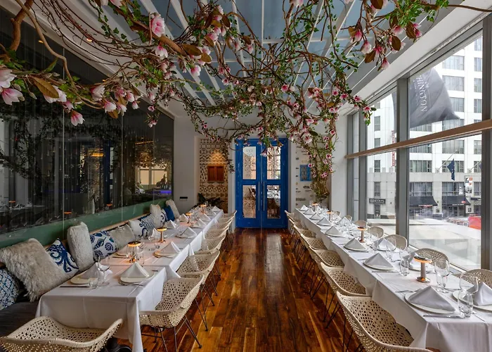 5 star hotel: The Washington Hotel Nyc