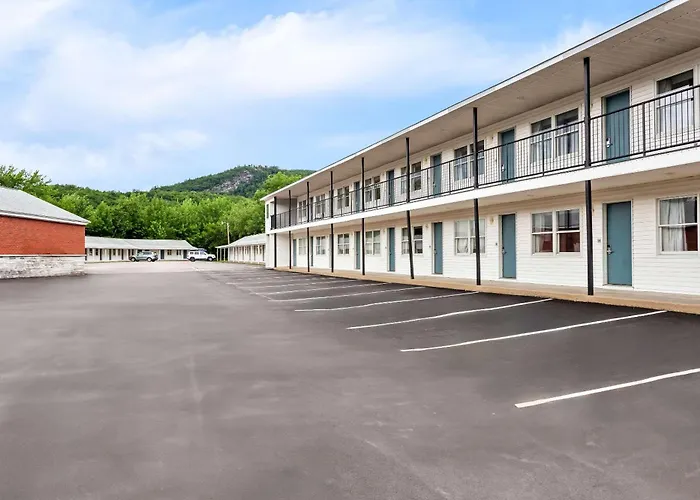 Cheap hotel: Rodeway Inn Gorham Riverside