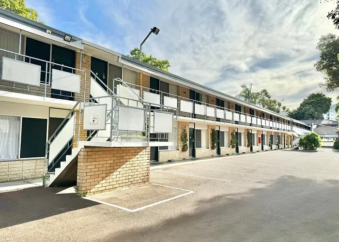 Family Friendly Hotels Flag Motor Lodge