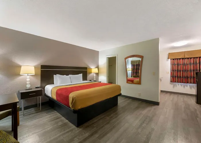 Cabin: Fort Lauderdale Gardens Inn & Suites Ft Lauderdale International Airport