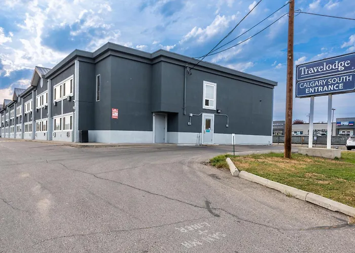 Travelodge By Wyndham Calgary South