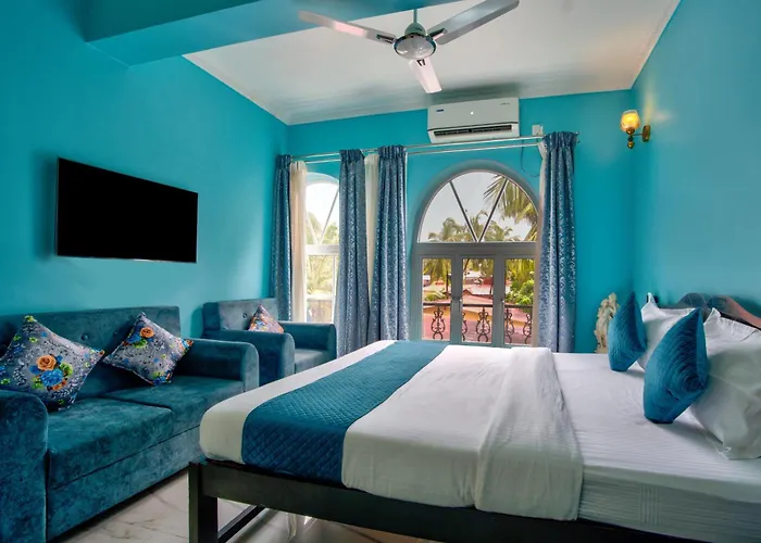 Candolim Beach White Residency