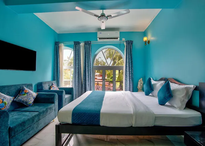 Candolim Beach White Residency