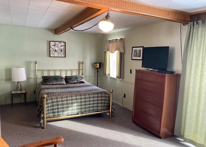 Cheap hotels Dixon Lake Resort Motel